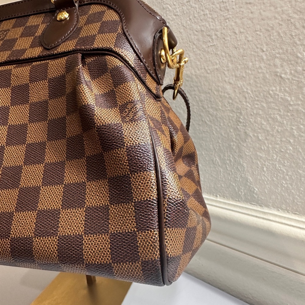 LOUIS VUITTON Trevi PM. Damier ebene shoulder bag with COA and dustbag. - Picture 14 of 17